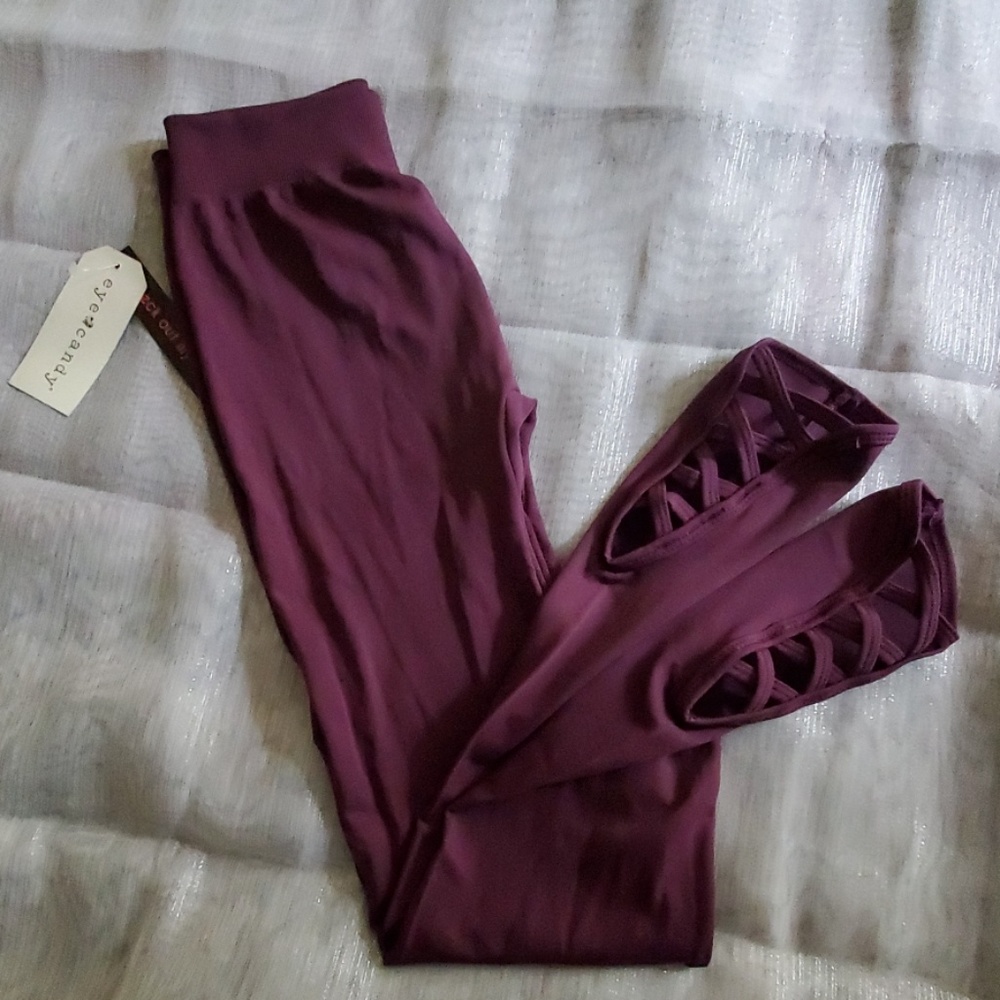 💥Eye Candy Leggings Brand(Bundle 2 for $6)